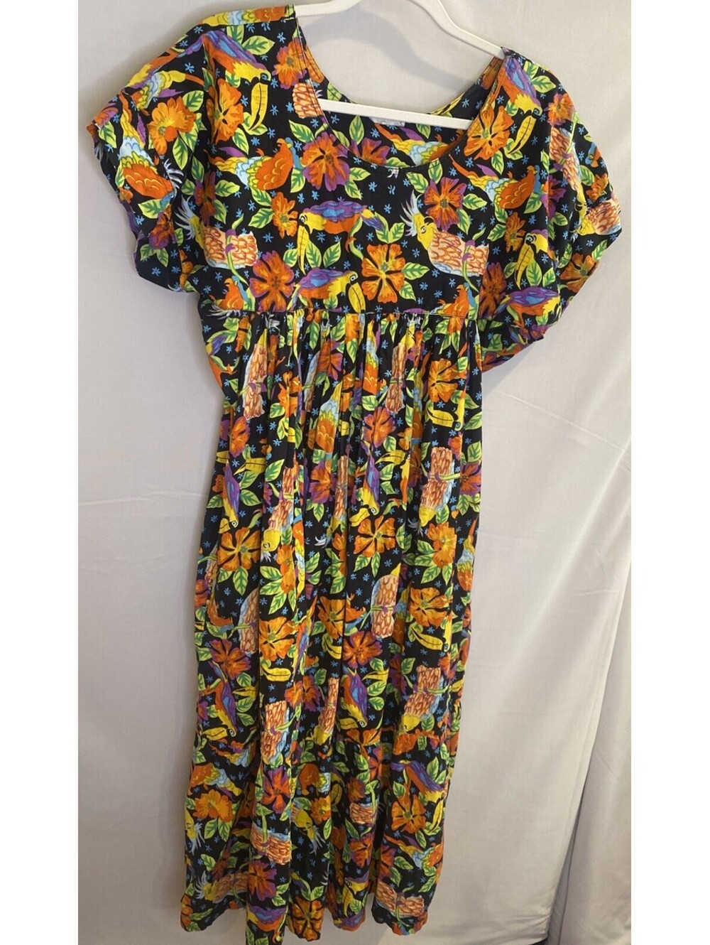 Vintage 70s Floral Maxi Muumuu Pocket Dress M/L One Size Retro Hippie Tropical
